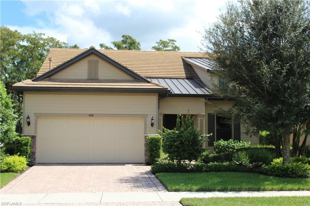 9418 Greyhawk TRL NAPLES, FL 34120