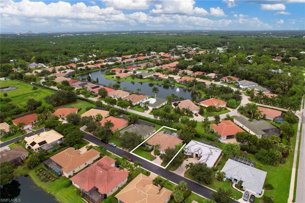 24916 Fairwinds LN BONITA SPRINGS, FL 34135