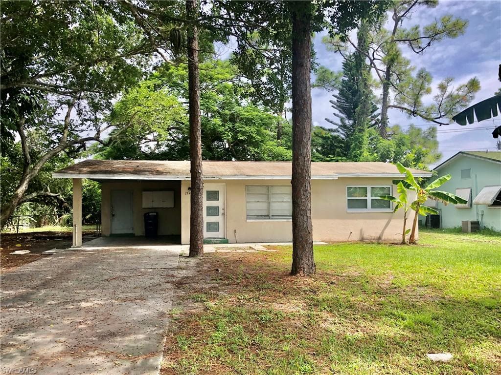 1543 Maple DR FORT MYERS, FL 33907