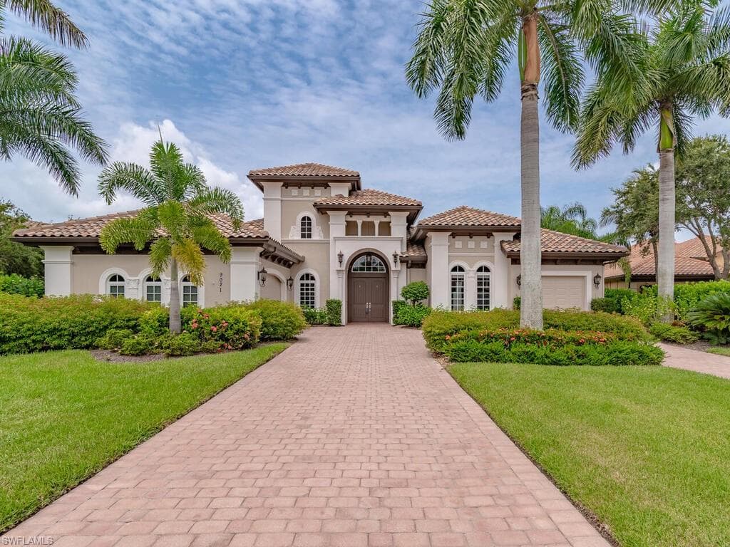 9021 Medinah CT NAPLES, FL 34113