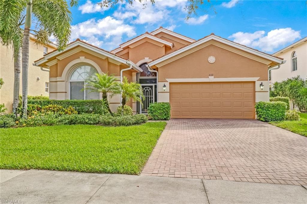 2132 Par DR NAPLES, FL 34120
