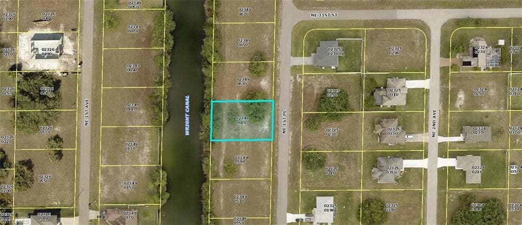3022 NE 1st PL CAPE CORAL, FL 33909