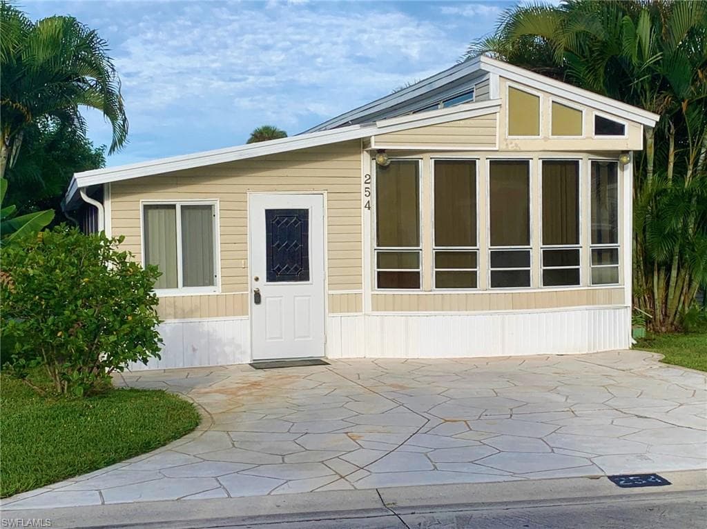 254 Bass LN 254 NAPLES, FL 34114