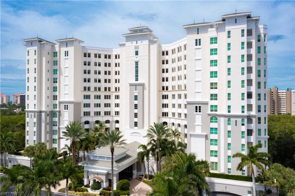 315 Dunes BLVD #506 NAPLES, FL 34110