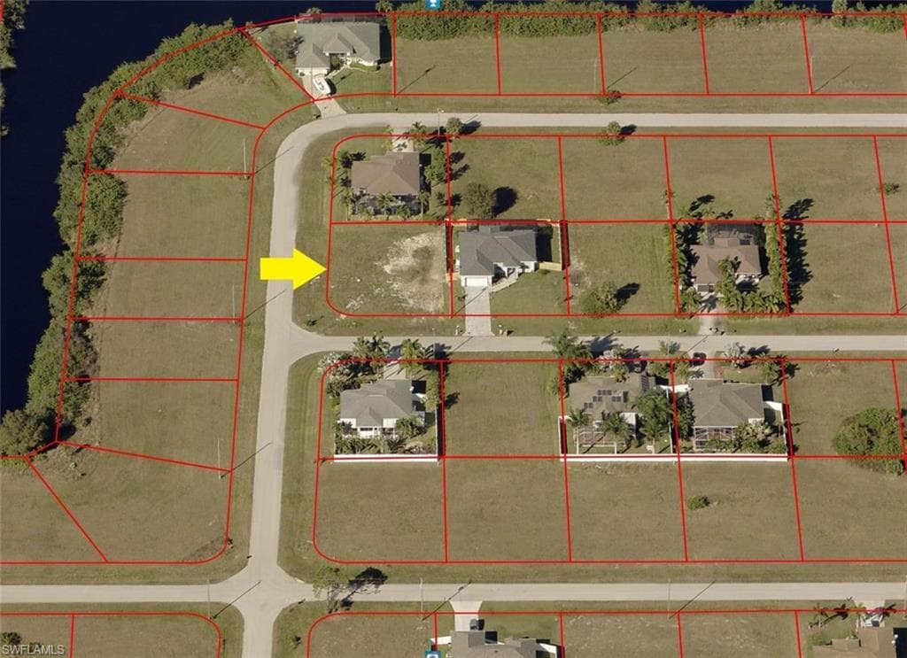 3927 41st ST CAPE CORAL, FL 33993
