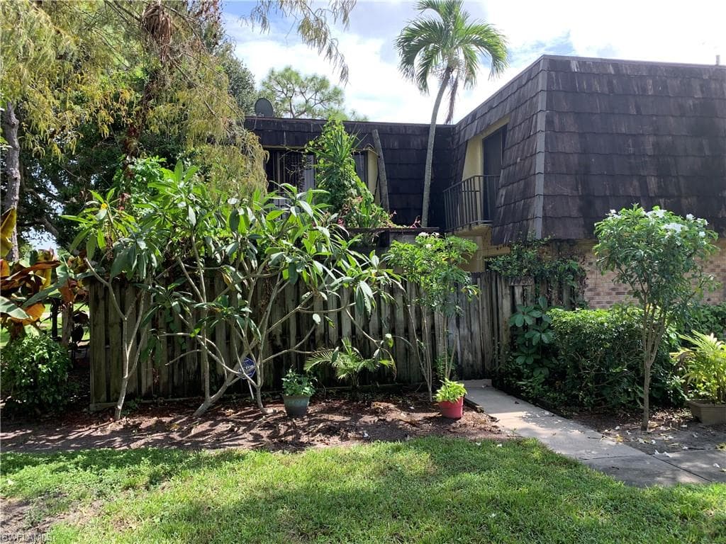 1673 Park Meadows DR 3 FORT MYERS, FL 33907