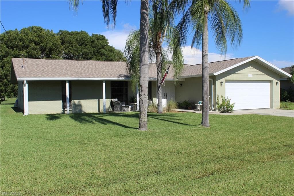 932 SE 4th PL CAPE CORAL, FL 33990