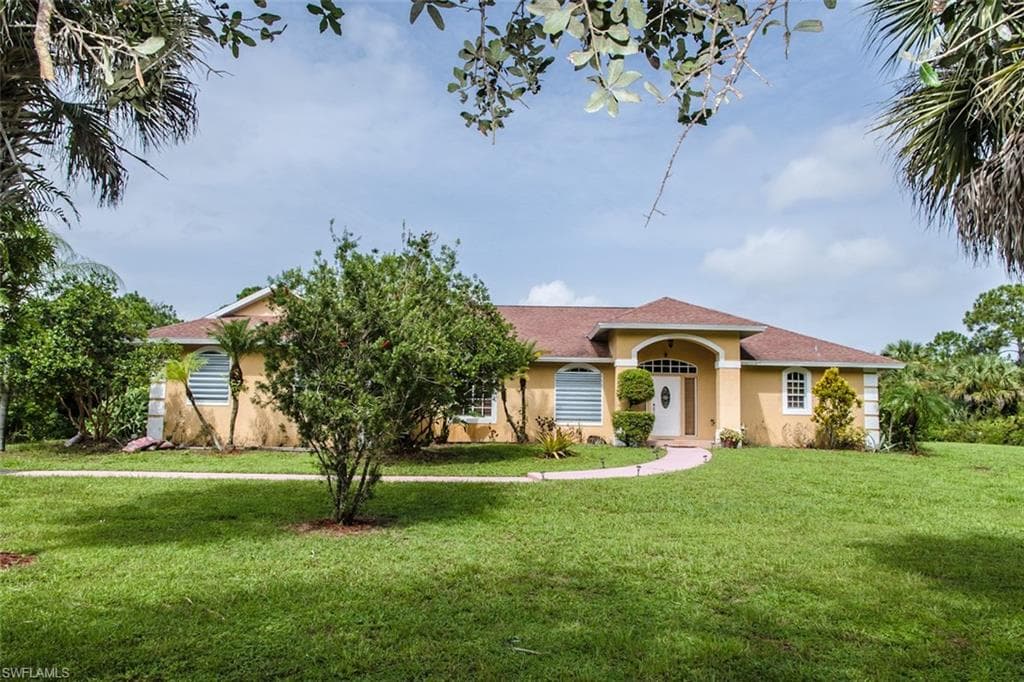 1121 Desoto BLVD S NAPLES, FL 34117