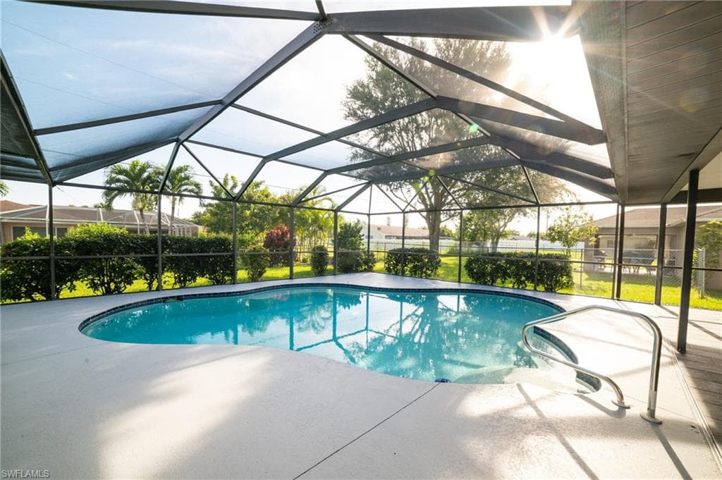 916 SE 21st LN CAPE CORAL, FL 33990