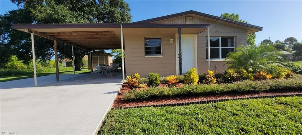 3014 14th ST SW LEHIGH ACRES, FL 33976
