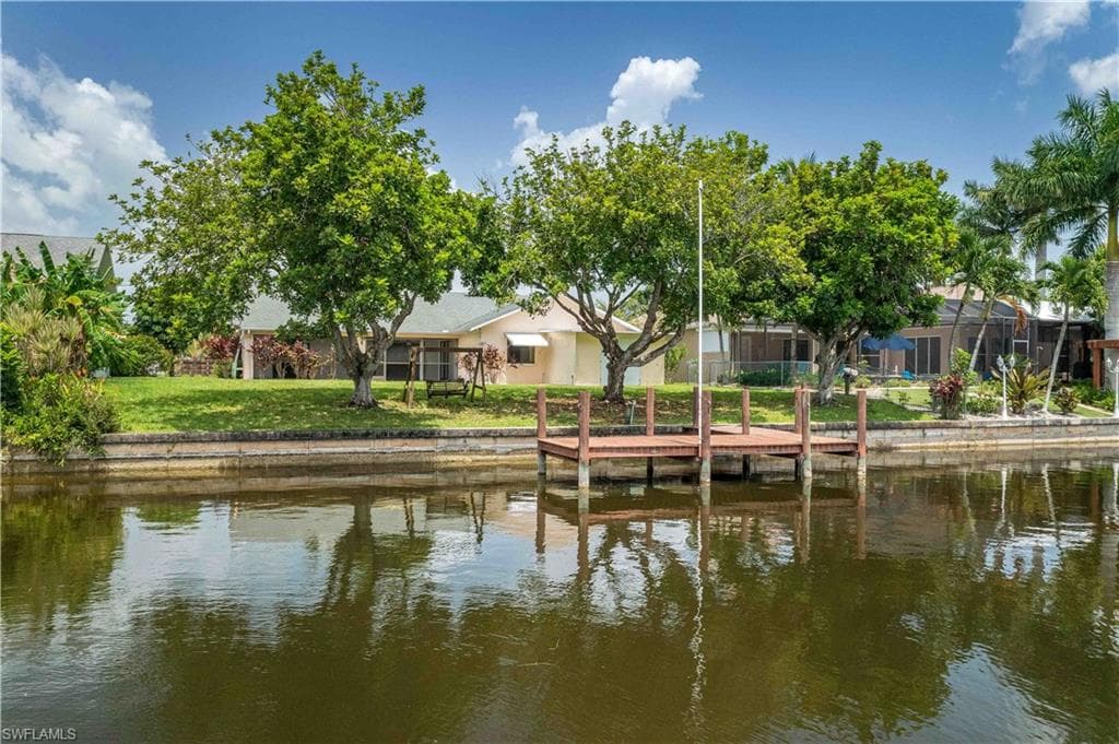 618 SE 24th ST CAPE CORAL, FL 33990