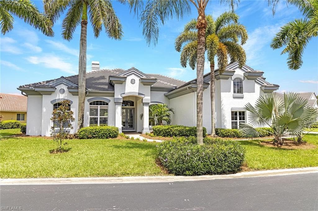 621 Shoreline DR NAPLES, FL 34119