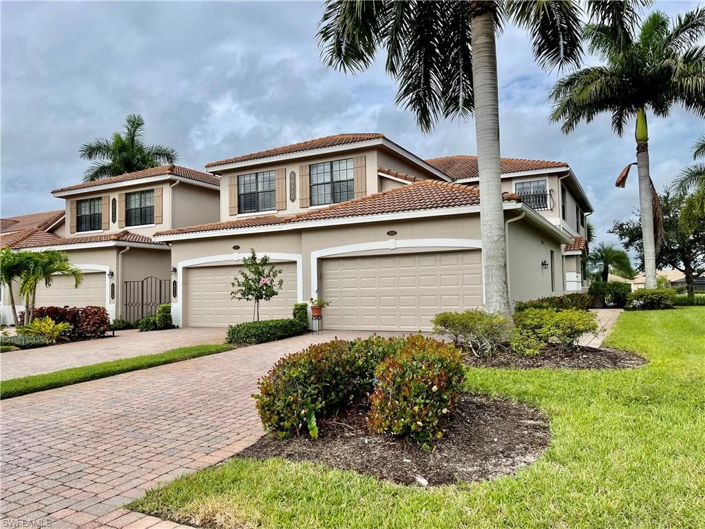 10510 Smokehouse Bay DR 202 NAPLES, FL 34120