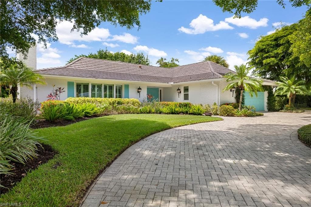 2989 Regatta RD NAPLES, FL 34103