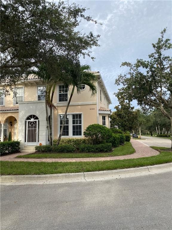 6068 Towncenter CIR NAPLES, FL 34119