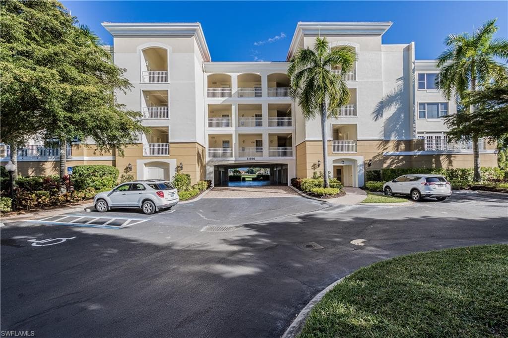 11100 Harbour Yacht CT 42D FORT MYERS, FL 33908