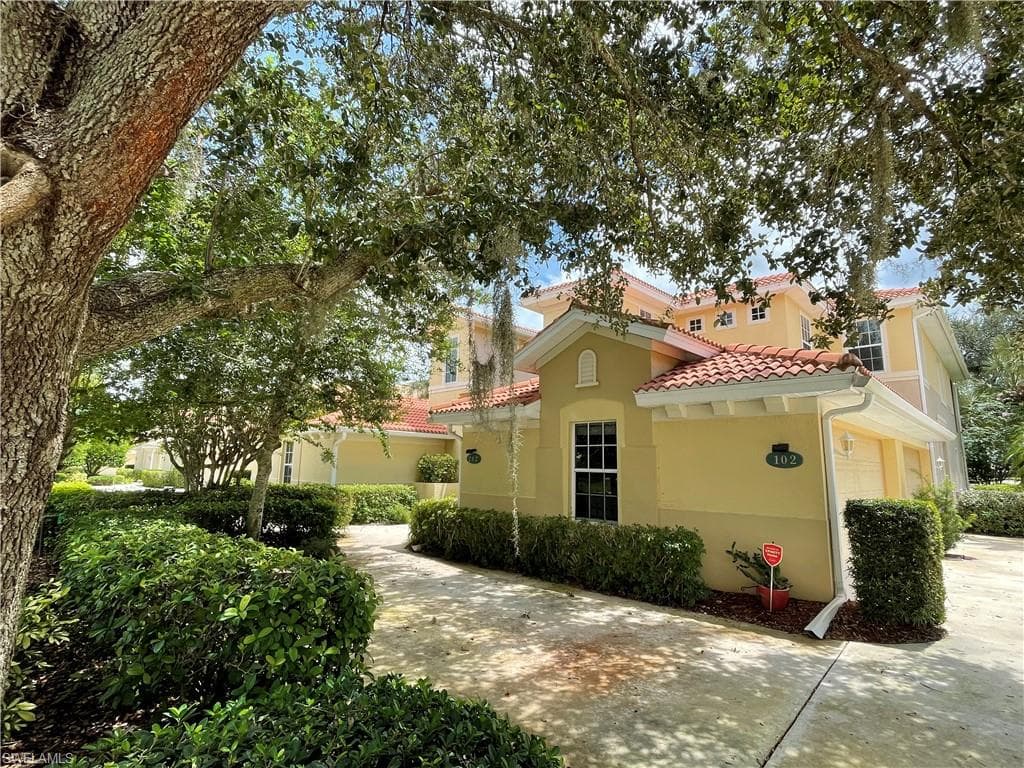 12040 Brassie BEND D FORT MYERS, FL 33913