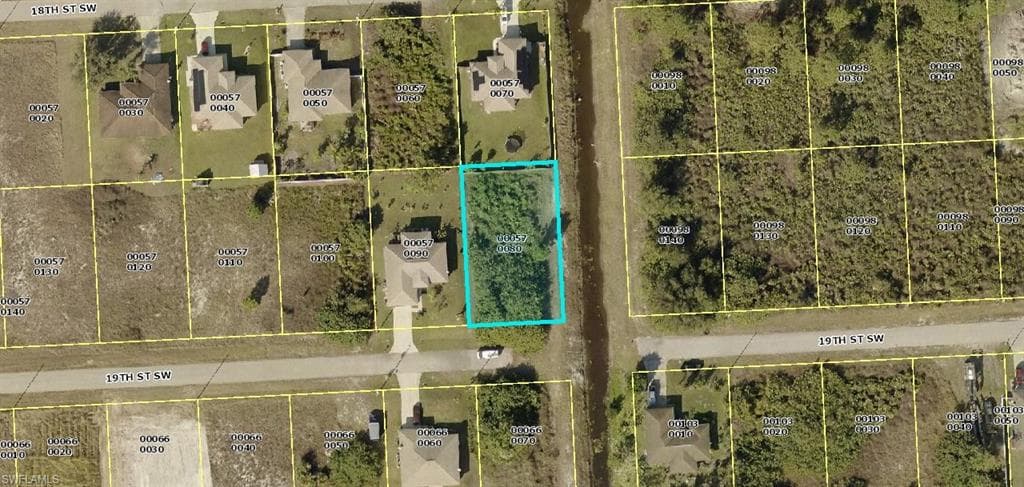 2700 19th ST SW LEHIGH ACRES, FL 33976