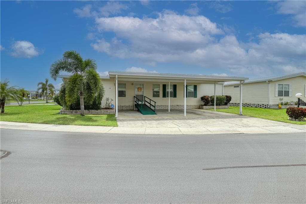 287 Rainbow DR NORTH FORT MYERS, FL 33903