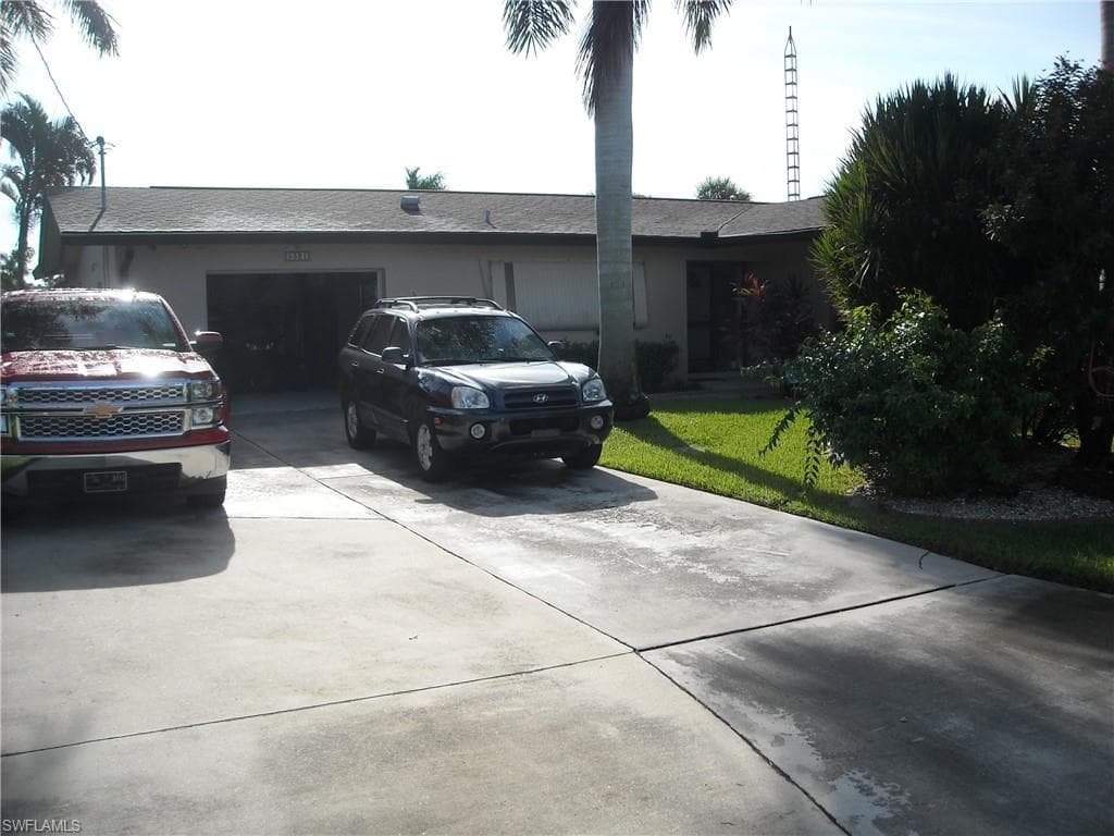 5321 Cortez CT CAPE CORAL, FL 33904