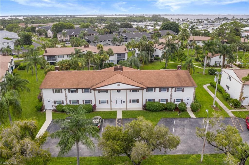 7049 New Post DR 5 NORTH FORT MYERS, FL 33917