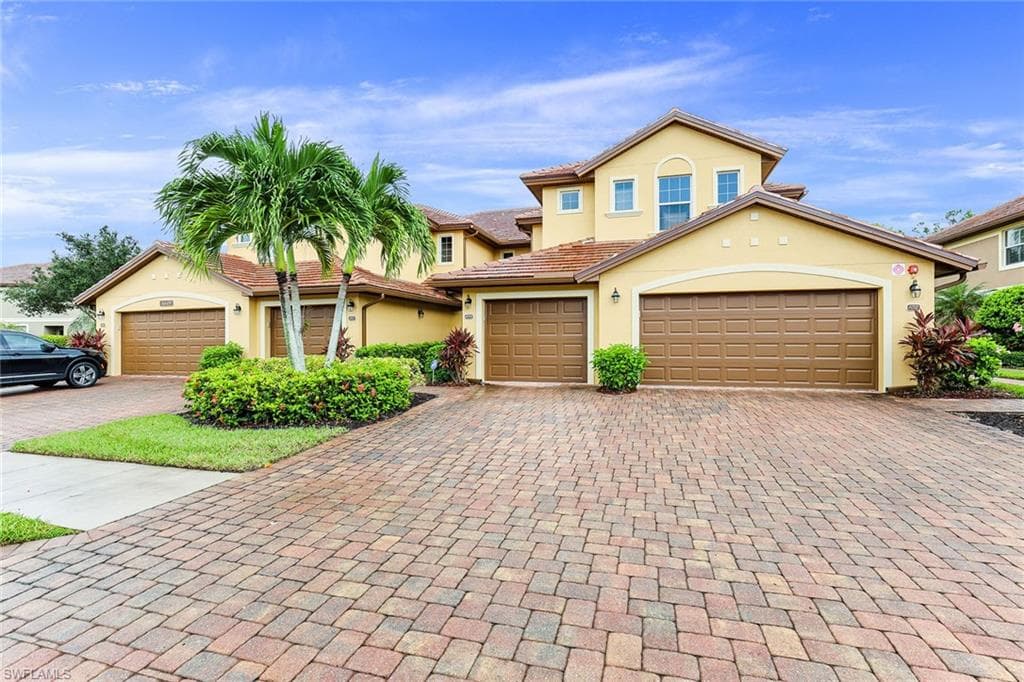 6649 Alden Woods CIR 202 NAPLES, FL 34113