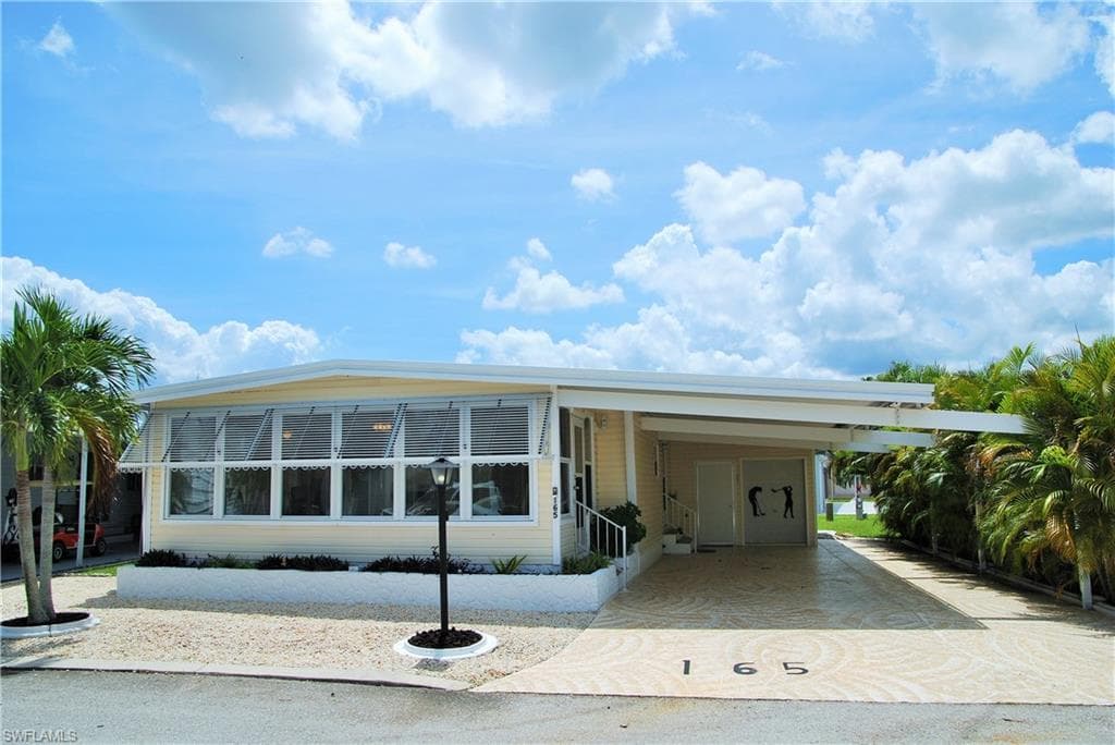 165 Yancey LN NORTH FORT MYERS, FL 33903
