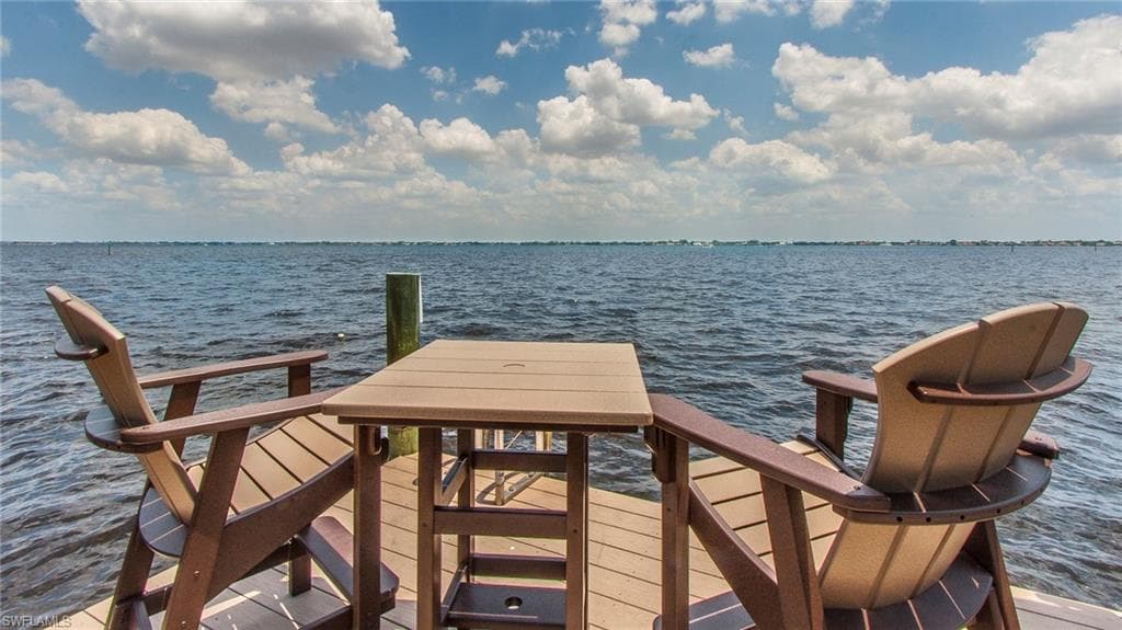 3907 SE 21st PL CAPE CORAL, FL 33904