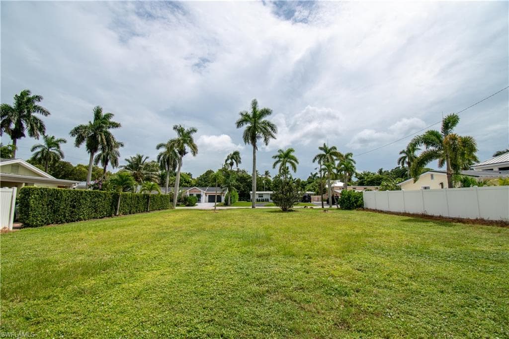 1261 13th AVE N NAPLES, FL 34102