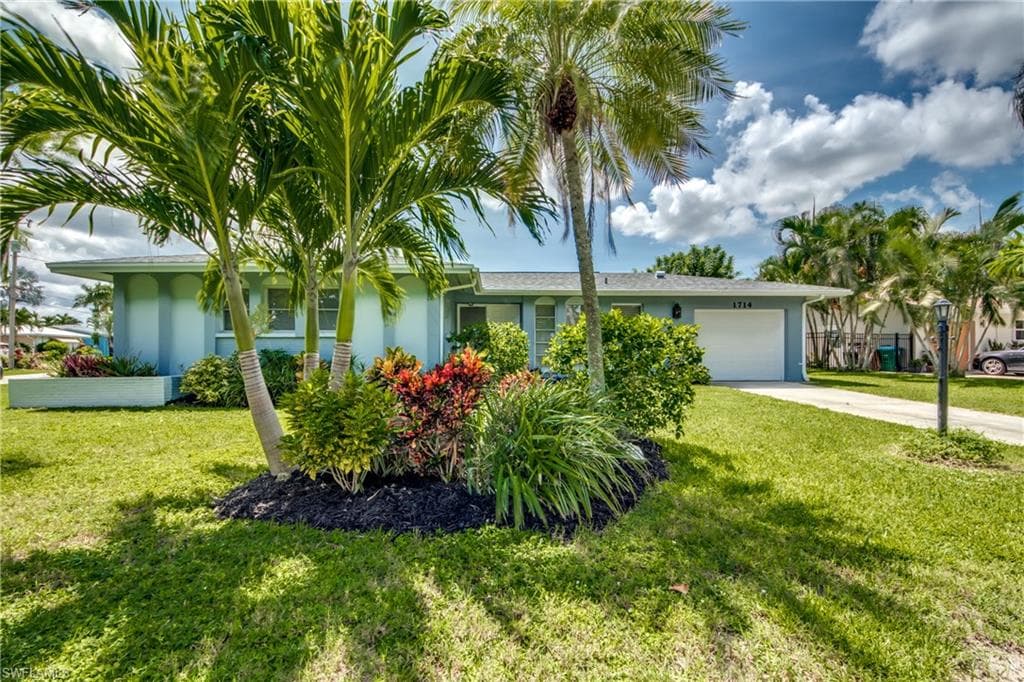 1714 Cornwallis PKY CAPE CORAL, FL 33904