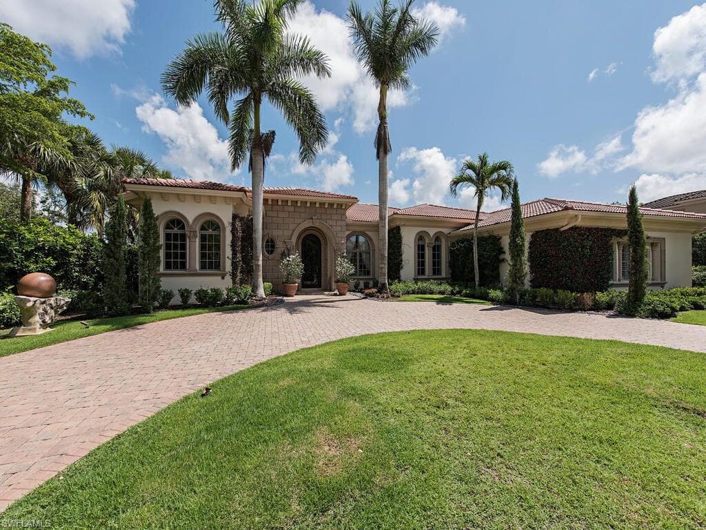 1613 Chinaberry WAY NAPLES, FL 34105