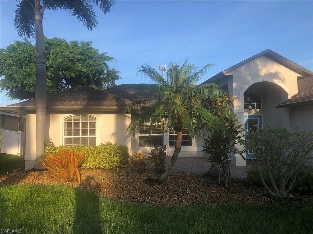1704 SW 19th PL CAPE CORAL, FL 33991