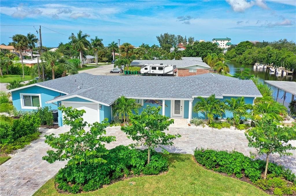 203 1st ST BONITA SPRINGS, FL 34134