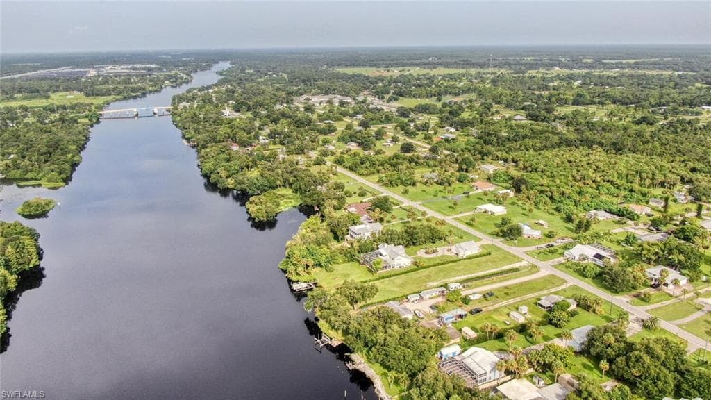 21850 Pearl ST ALVA, FL 33920