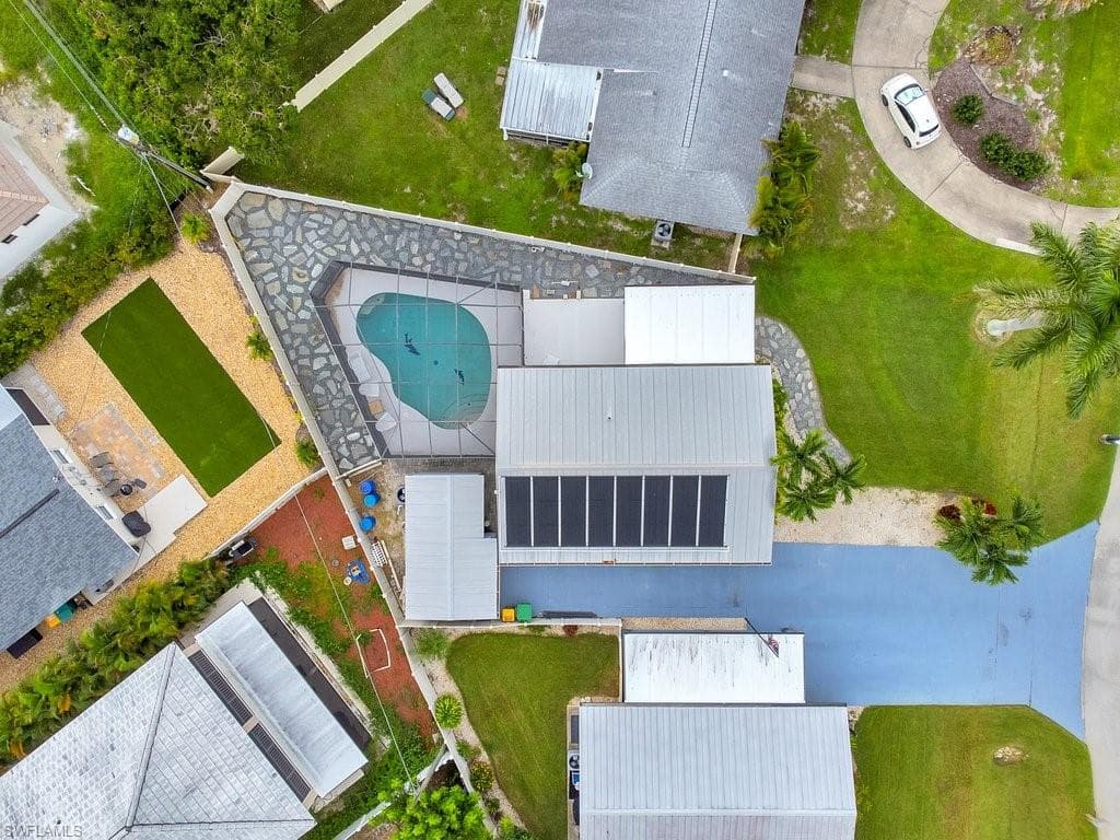 810 107th AVE N NAPLES, FL 34108
