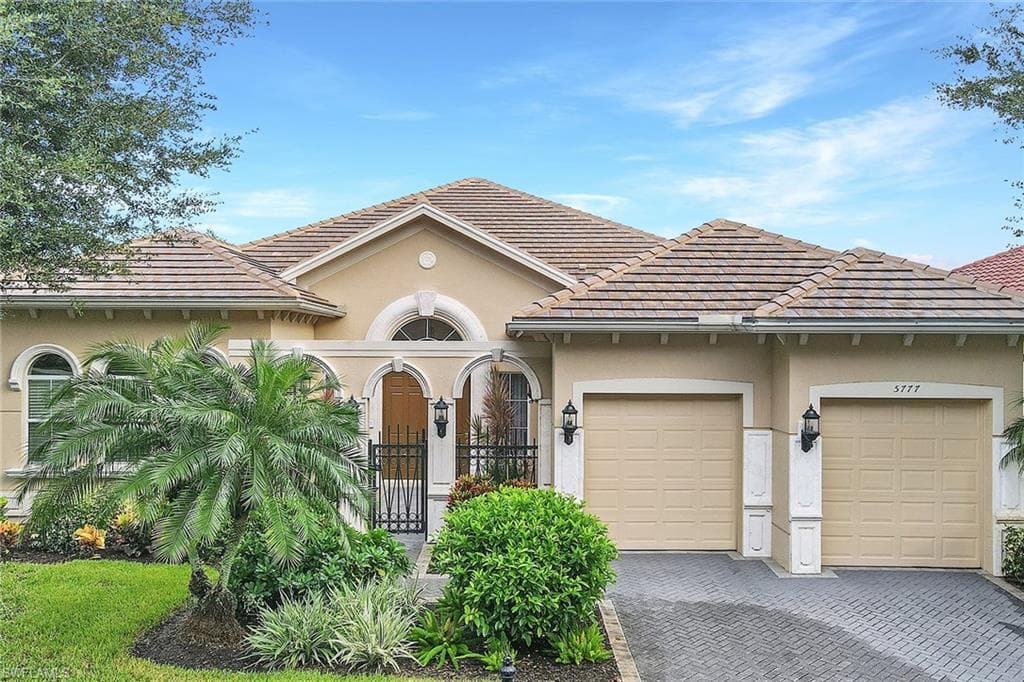 5777 Hammock Isles DR NAPLES, FL 34119