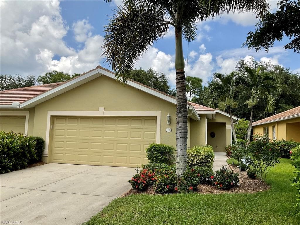 4728 Fairloop RUN LEHIGH ACRES, FL 33973