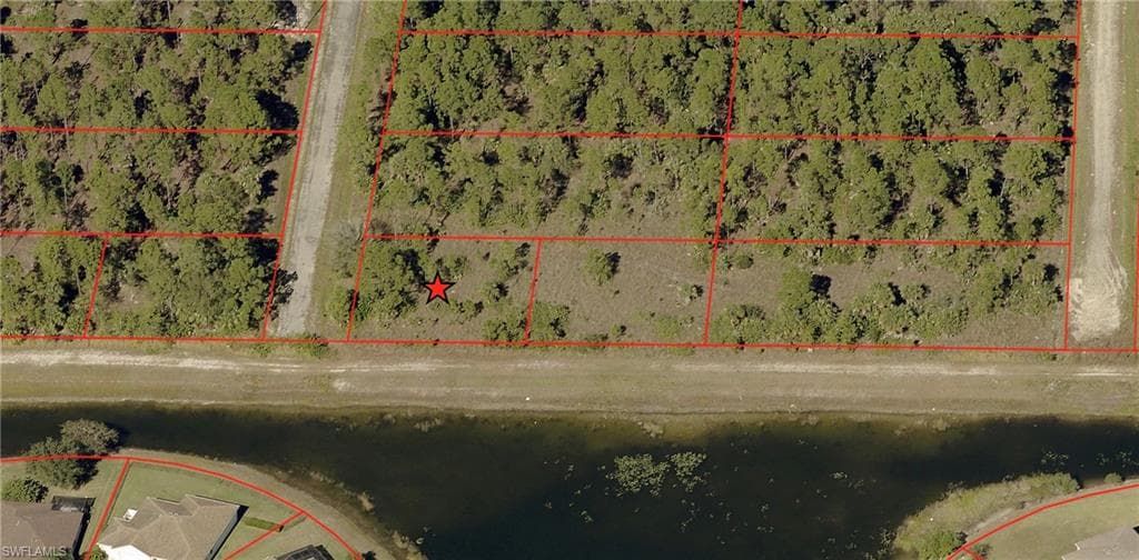 800 OAK AVE LEHIGH ACRES, FL 33972