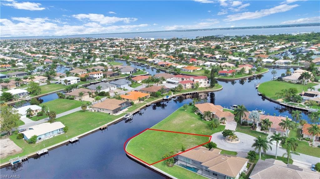 337 Palm Isles CT PUNTA GORDA, FL 33950