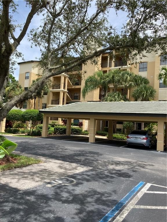 200 Vintage CIR D-204 NAPLES, FL 34119