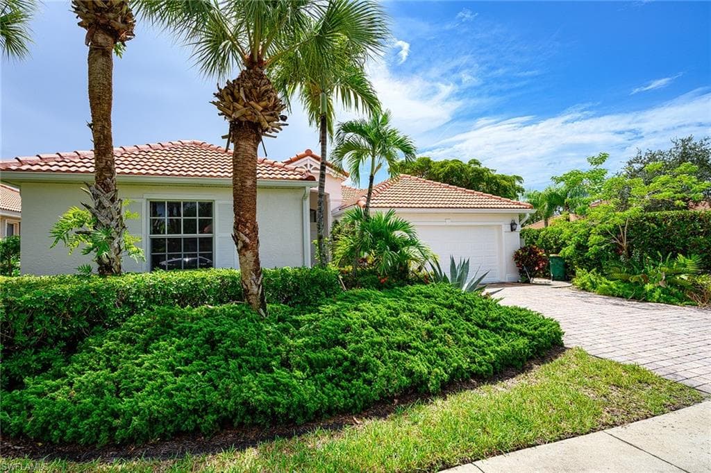 1522 Whispering Oaks CIR NAPLES, FL 34110