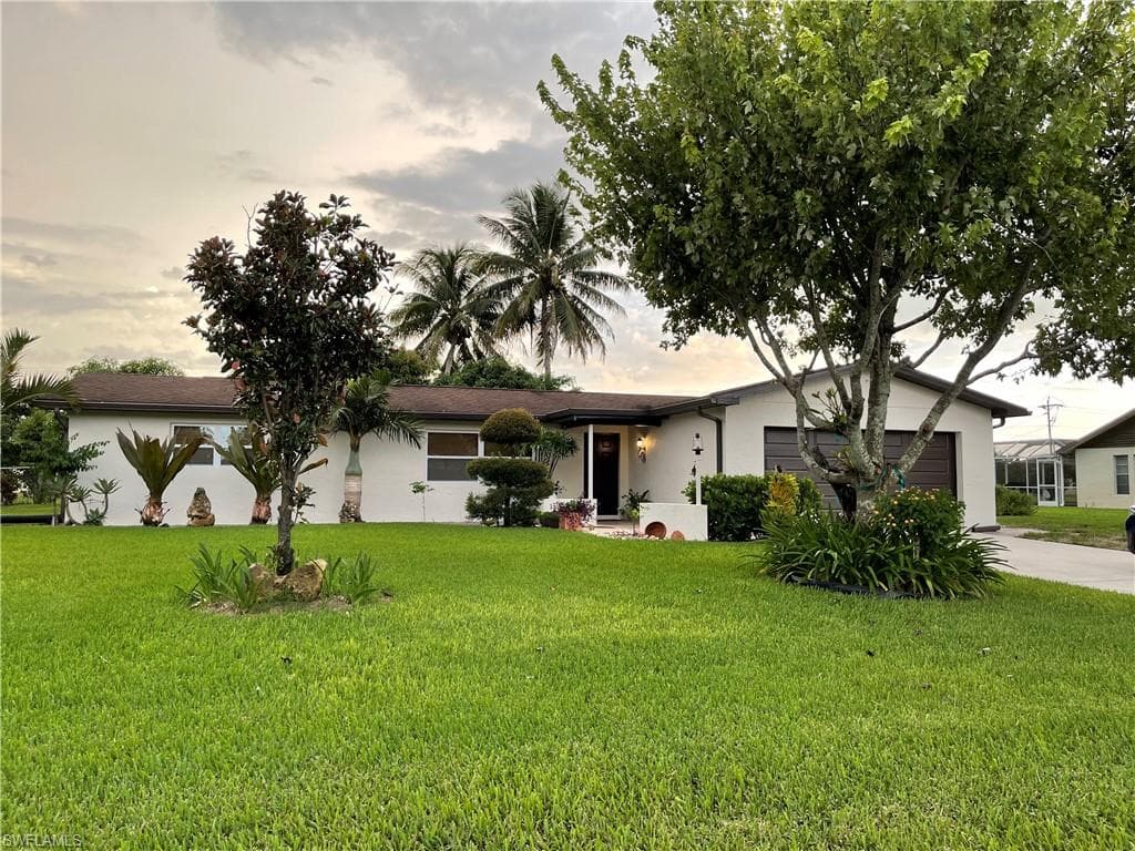 412 Parkside ST LEHIGH ACRES, FL 33936