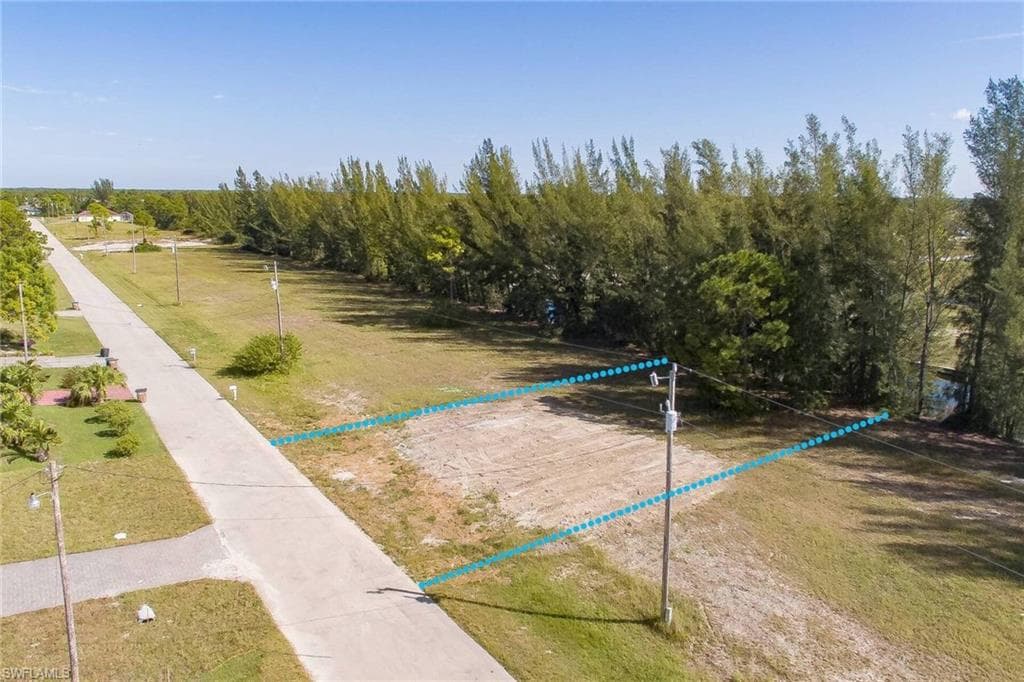2705 NW 22nd PL CAPE CORAL, FL 33993