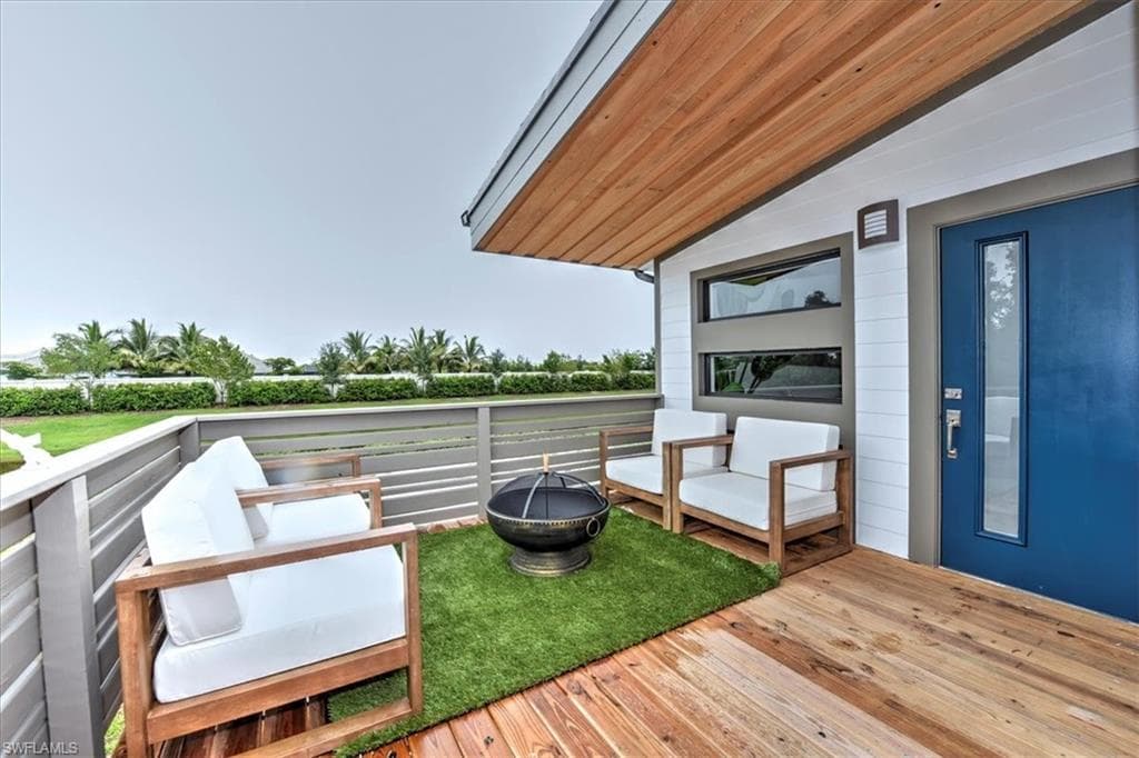 3260 Woodside AVE NAPLES, FL 34112