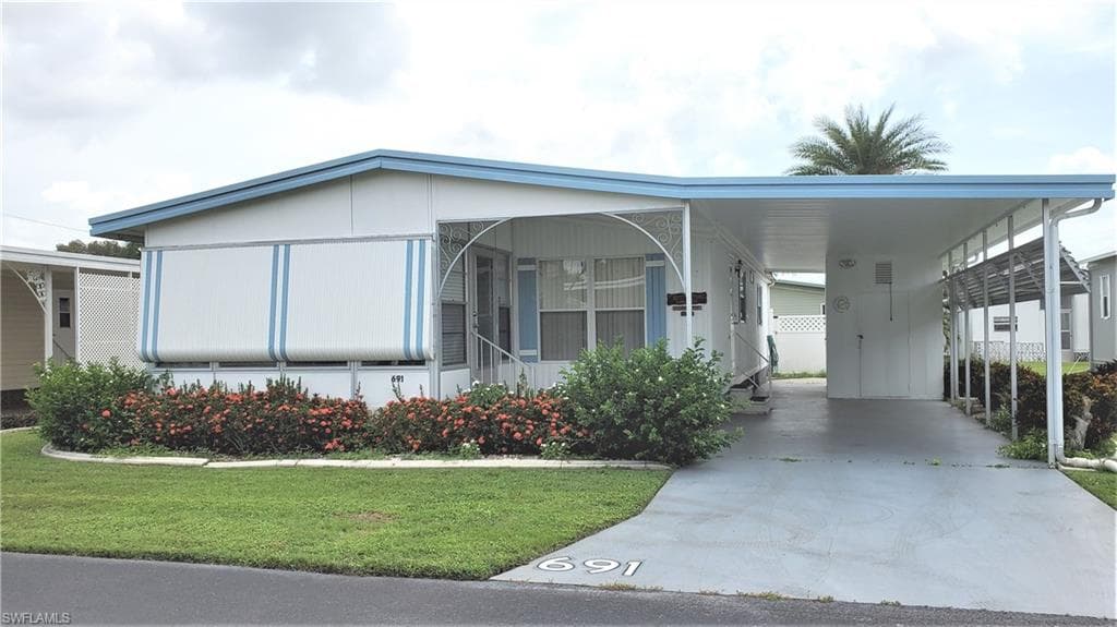 691 Dream LN NORTH FORT MYERS, FL 33917