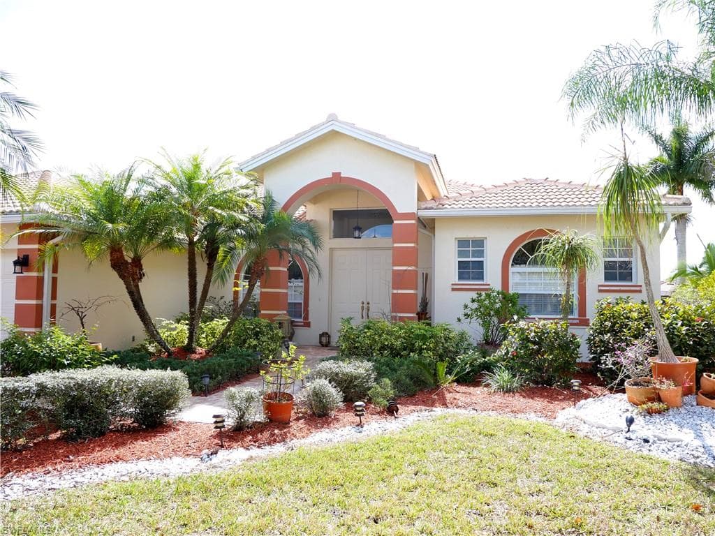 988 Chesapeake Bay CT NAPLES, FL 34120