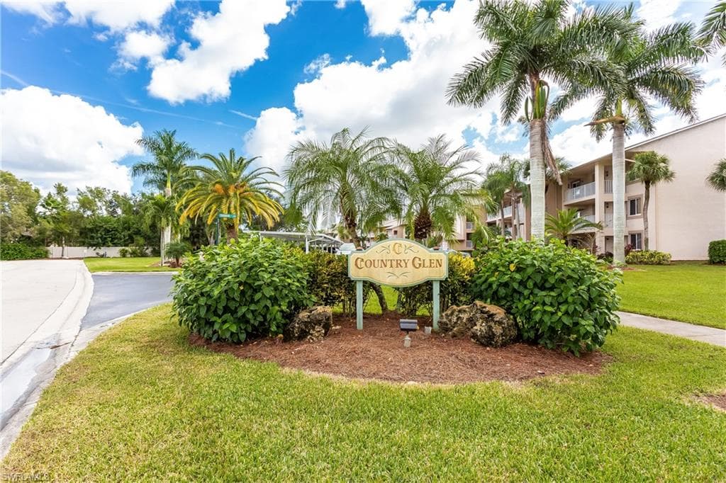 7360 Glenmoor LN 4109 NAPLES, FL 34104
