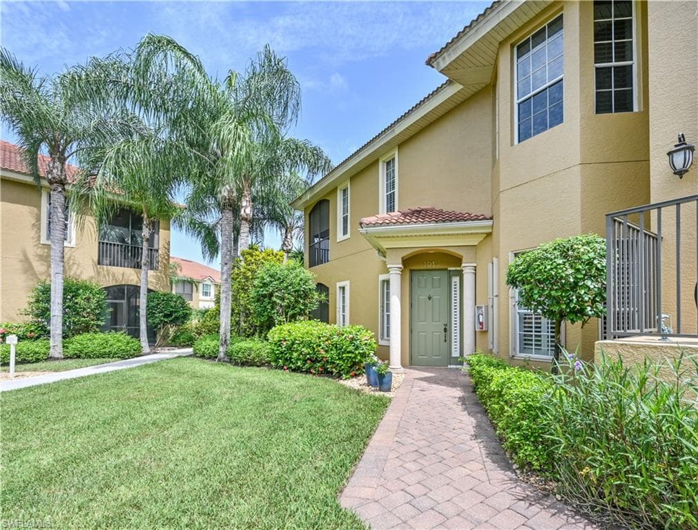 5025 Maxwell CIR 2-101 NAPLES, FL 34105