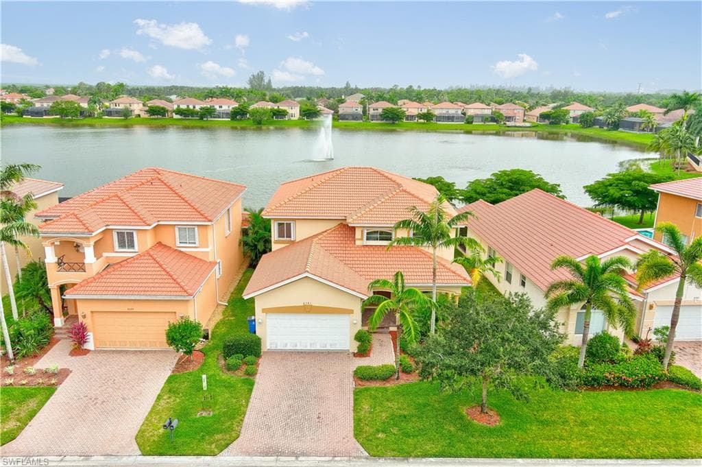 8381 Sumner AVE FORT MYERS, FL 33908