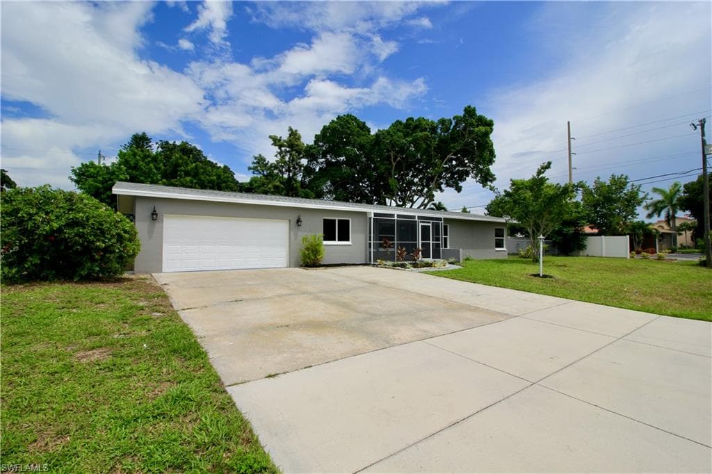 1541 42nd TER CAPE CORAL, FL 33904